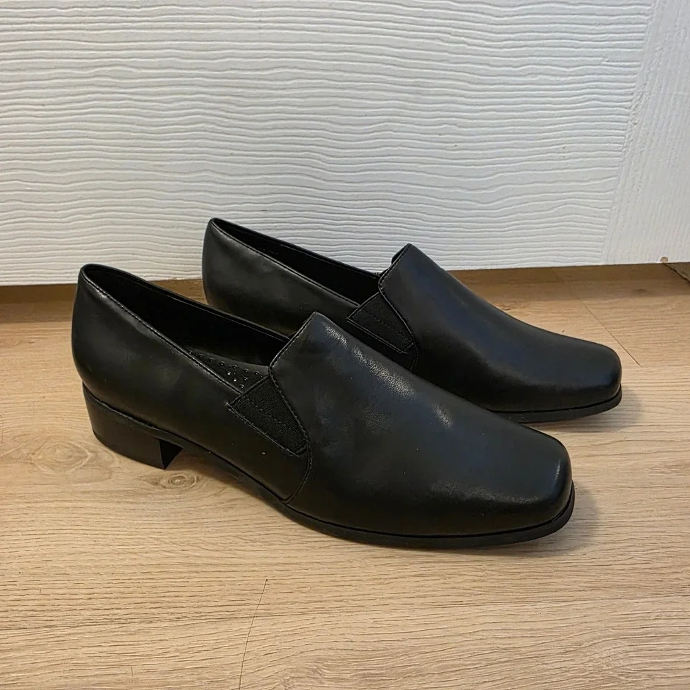 Trotters Black Leather Square Toe Slip On Loafer Block Heel Size 10.5M Shoes - Picture 1 of 8